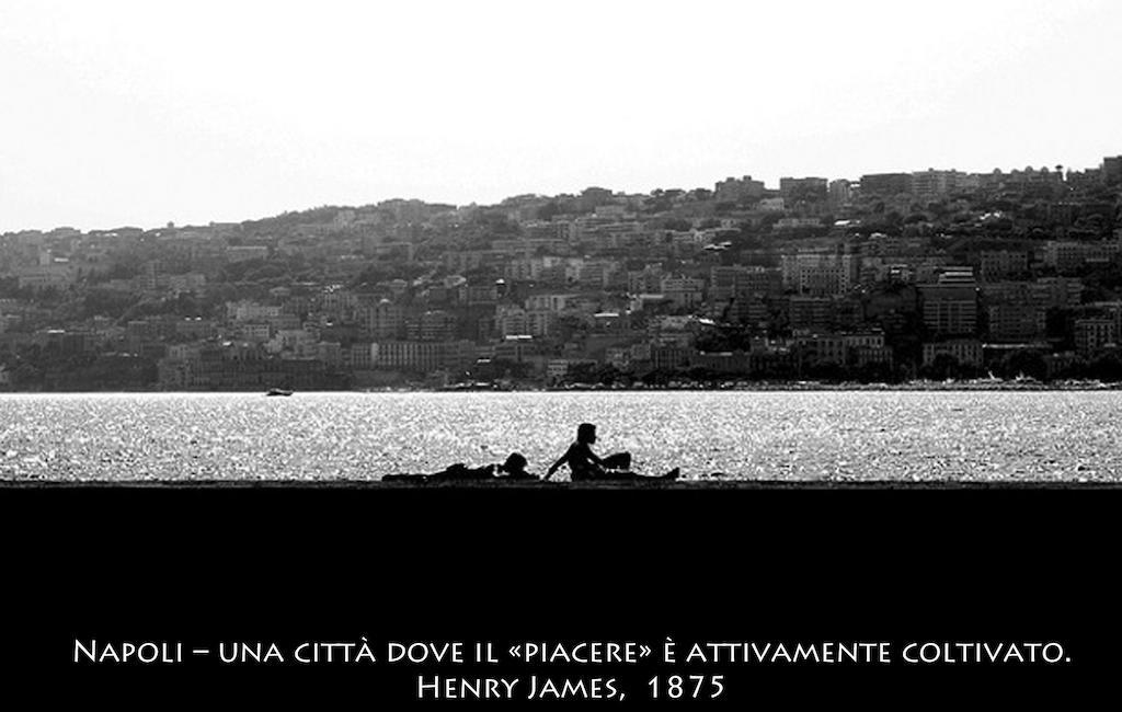 B&B Rossonapoletano Napoli Bagian luar foto