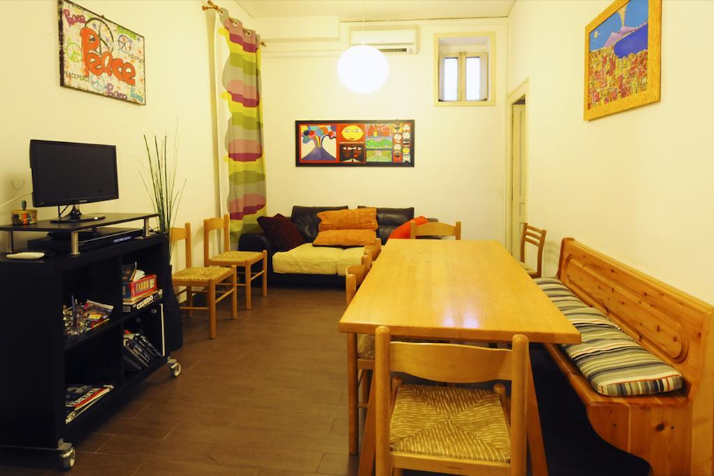 B&B Rossonapoletano Napoli Bagian luar foto